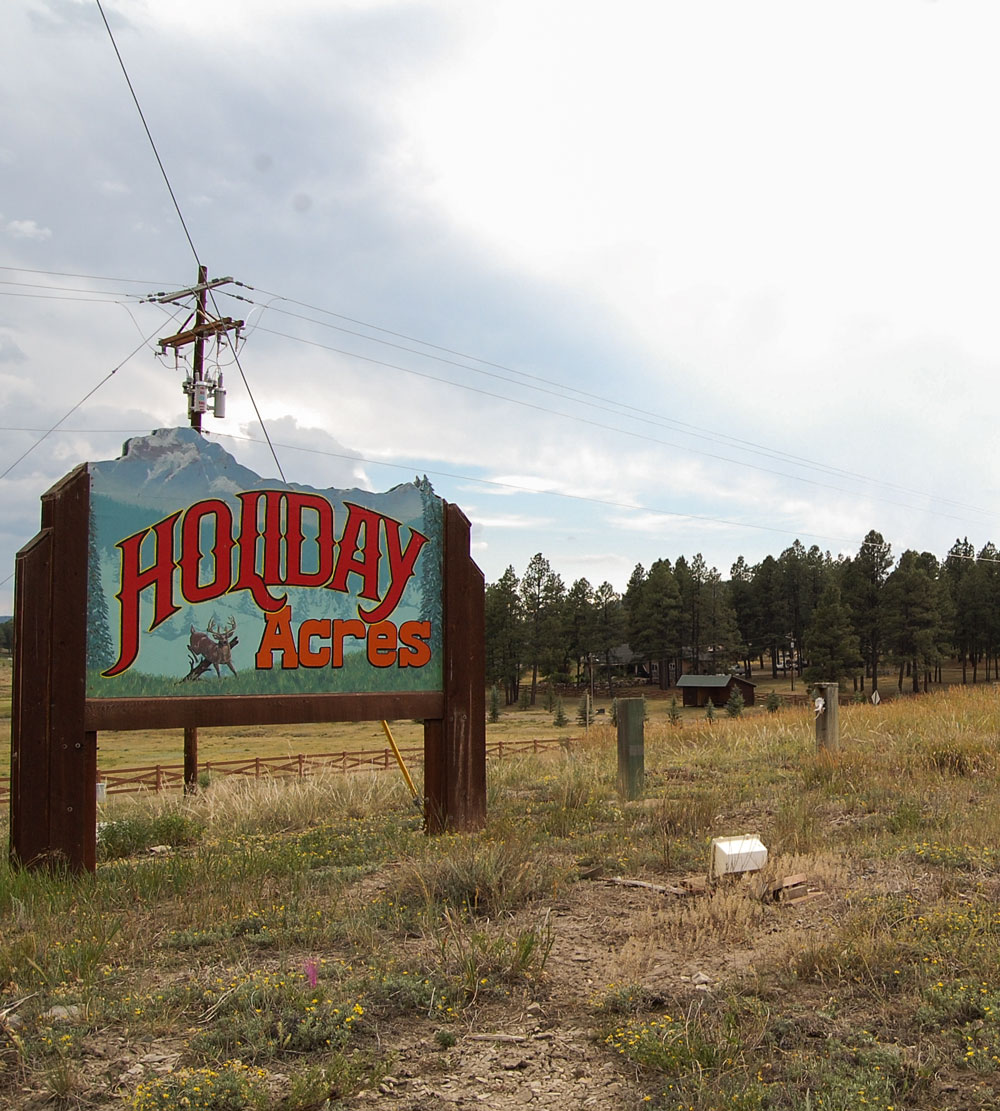 Holiday Acres Sign